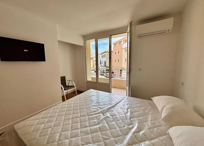 Refait A Neuf Centre Sainte-Maxime